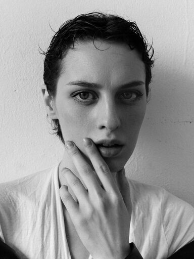 Viktoria Bykanova / Picture #1